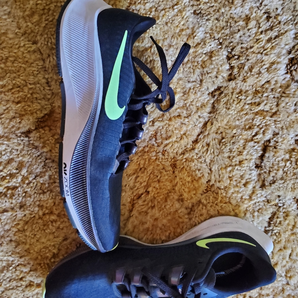 Nike nirzoom size 6.5 blue-black with green swoosh